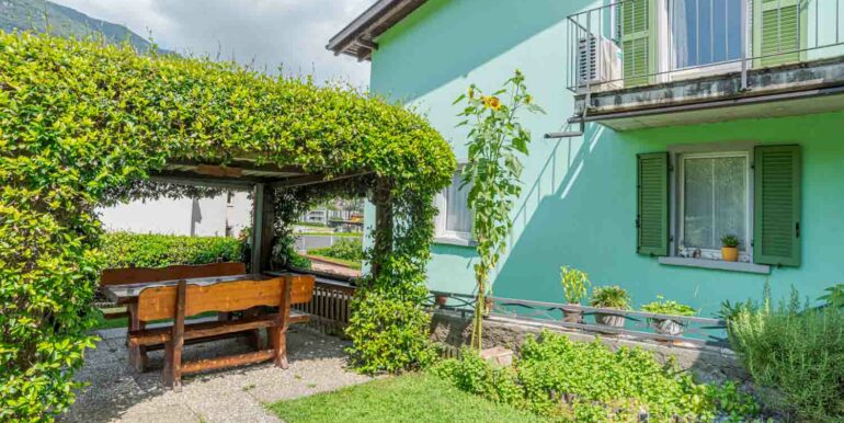 CAPOLAGO – Casa Tipica con Cantina: Tradizione e Relax