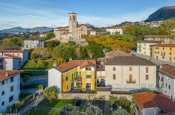 MORBIO INFERIORE – CASA DI NUCLEO SOLLEGGIATA E CON CORTE PRIVATA