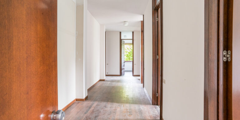 Roda House-villa Airolo-via pozzi 11