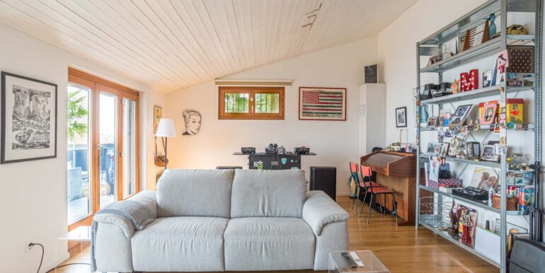SAGNO – NIDO, CASA DA VIVERE CON VISTA CHE EMOZIONA