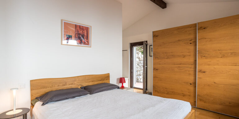 SAGNO – NIDO, CASA DA VIVERE CON VISTA CHE EMOZIONA
