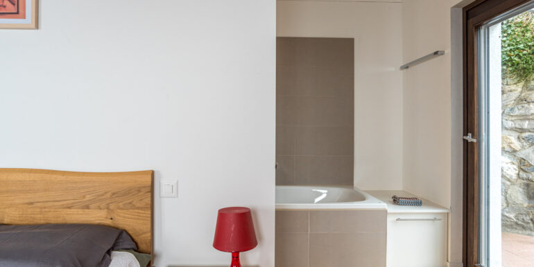 SAGNO – NIDO, CASA DA VIVERE CON VISTA CHE EMOZIONA