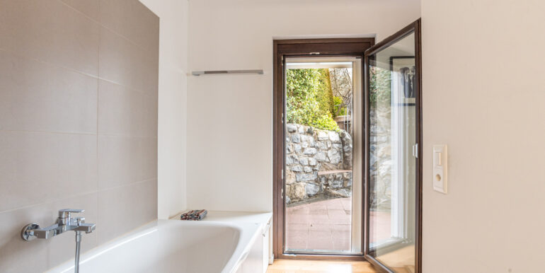 SAGNO – NIDO, CASA DA VIVERE CON VISTA CHE EMOZIONA