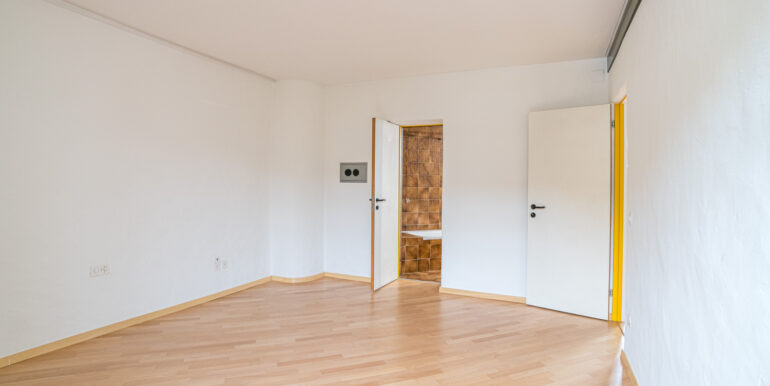 RANCATE – AFFASCINANTE CASA CON LOGGIA E VISTA PANORAMICA