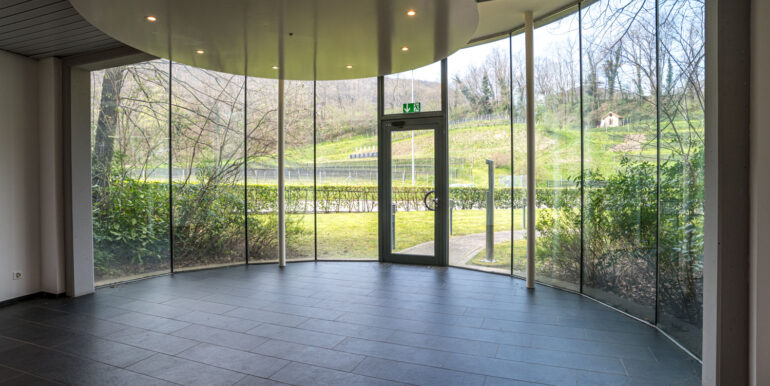 RANCATE – IMMOBILE CIELO-TERRA A DESTINAZIONE COMMERCIALE