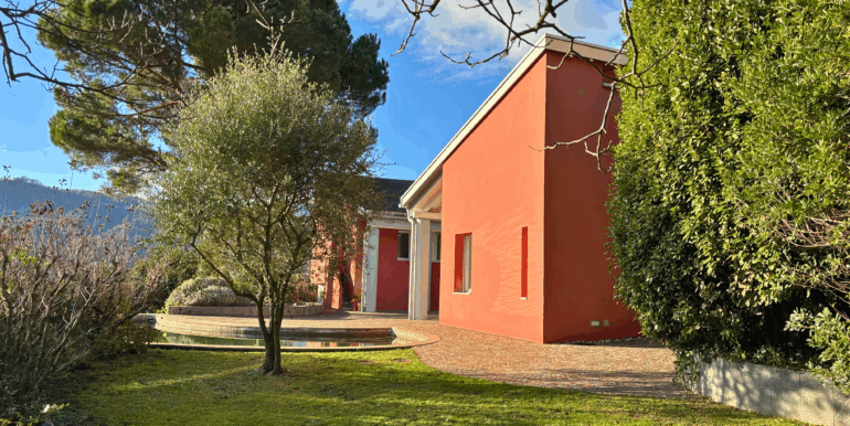 CADRO – ATRIUM HOUSE