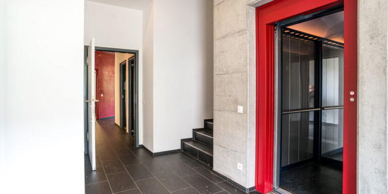 RANCATE – IMMOBILE CIELO-TERRA A DESTINAZIONE COMMERCIALE