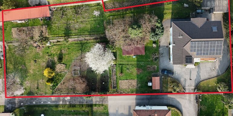 MENDRISIO CENTRO - VENDITA IN BLOCCO COMPENDIO IMMOBILIARE CON POTENZIALE EDIFICATORIO