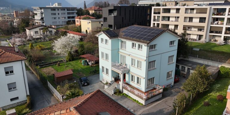 MENDRISIO CENTRO - VENDITA IN BLOCCO COMPENDIO IMMOBILIARE CON POTENZIALE EDIFICATORIO