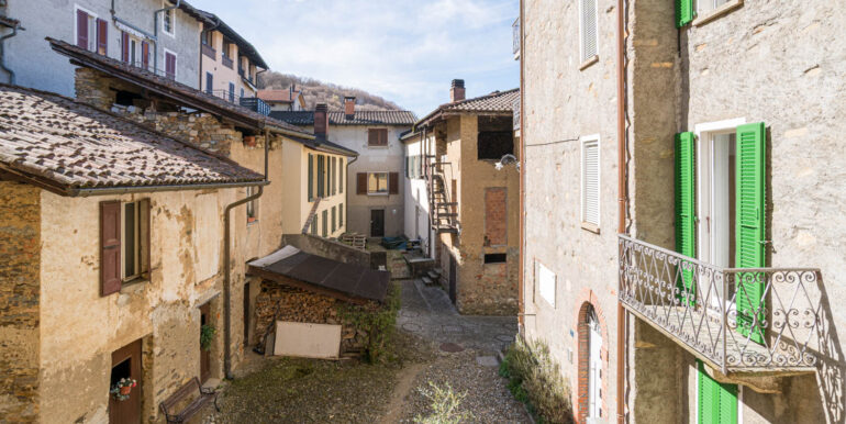 ARASIO / COLLINA D'ORO - VIVERE UN PEZZO DI STORIA