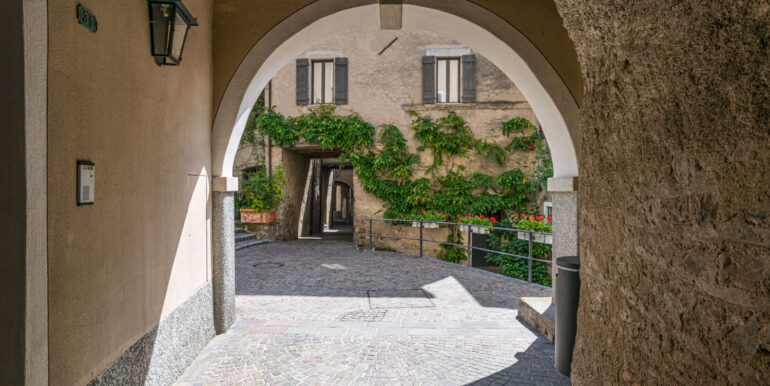 VICO MORCOTE – MERAVIGLIOSA CASA TICINESE