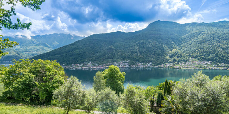 VICO MORCOTE – MERAVIGLIOSA CASA TICINESE