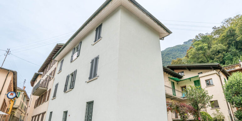 MELANO - 3,5 LOCALI RISTRUTTURATO CON COMFORT MODERNI