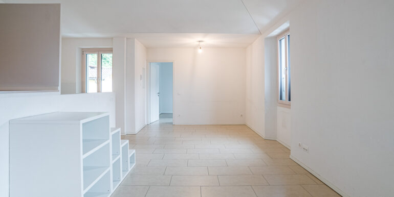 MELANO - 3,5 LOCALI RISTRUTTURATO CON COMFORT MODERNI