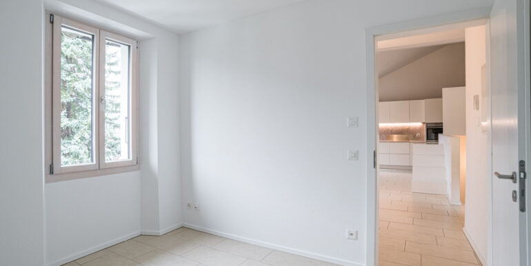 MELANO - 3,5 LOCALI RISTRUTTURATO CON COMFORT MODERNI